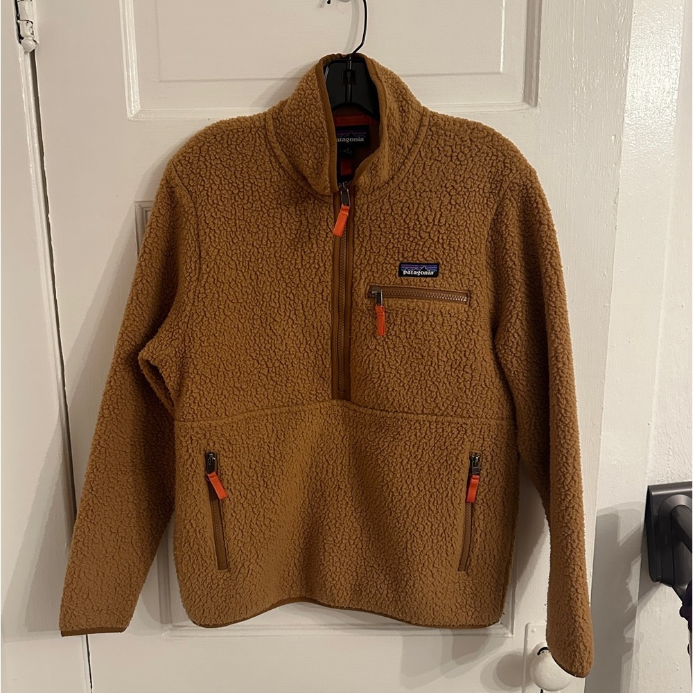 Patagonia woman’s 1/2 zip retro pile fleece